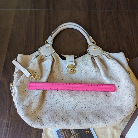 Louis Vuitton Mahina bag - Picture 13 of 16